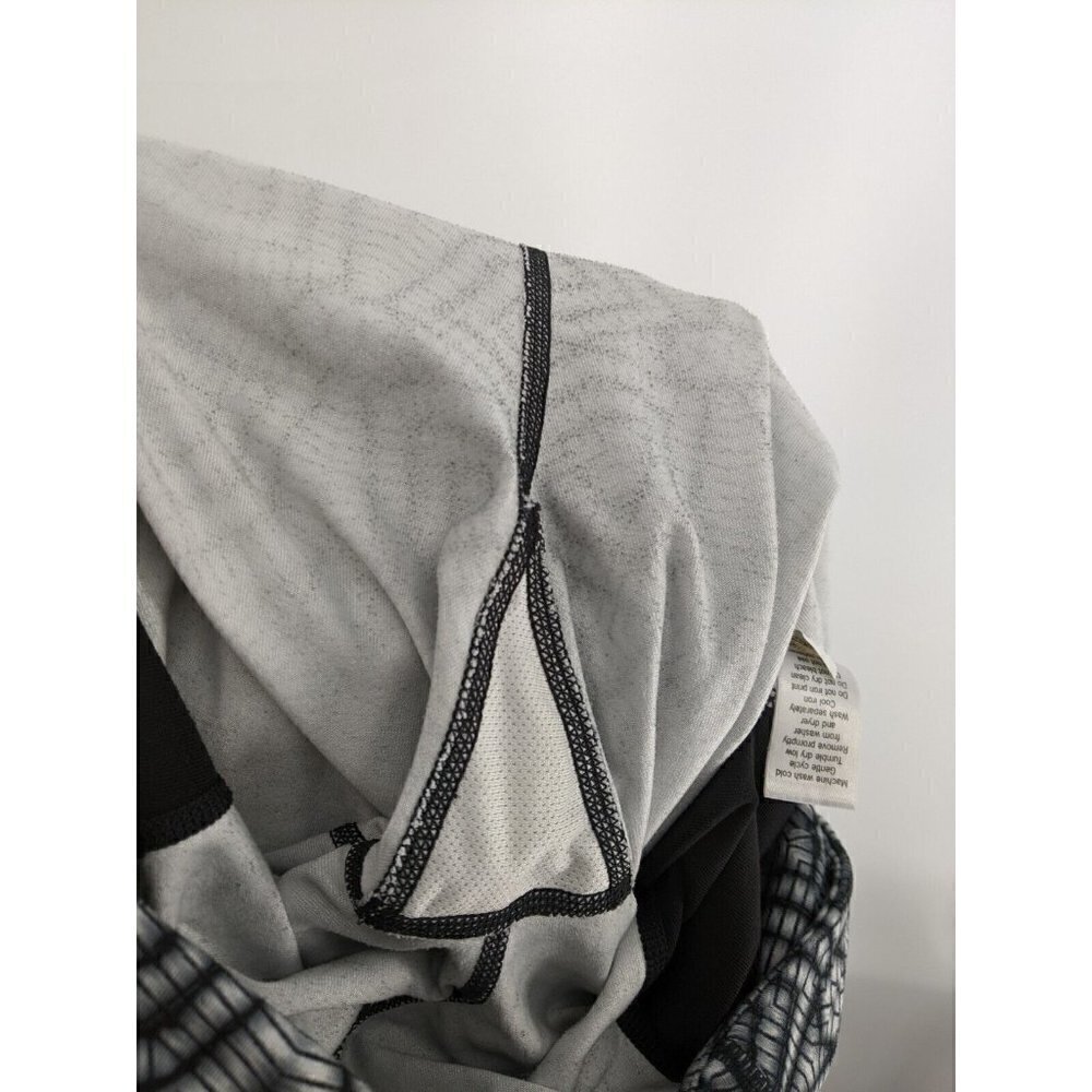 Athleta Capri Leggings Sz Small Geometric Print Chaturanga Yoga Black Gray - Picture 8 of 8